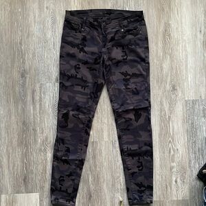 Forever 21 Black Camo Skinny Pant